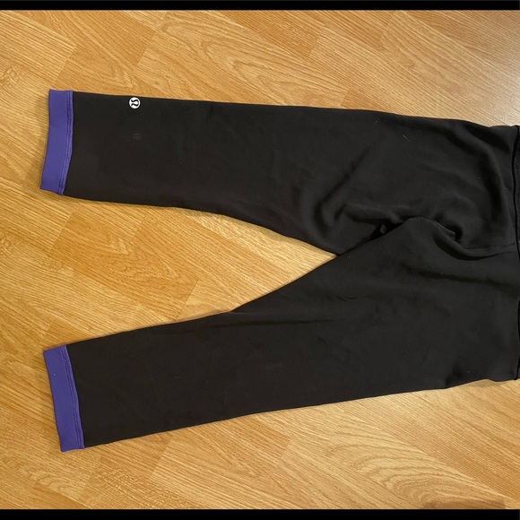 Purple reversible cropped lululemon leggings